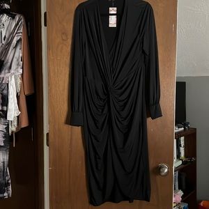 NWT boohoo plus twist-front plunge midi dress